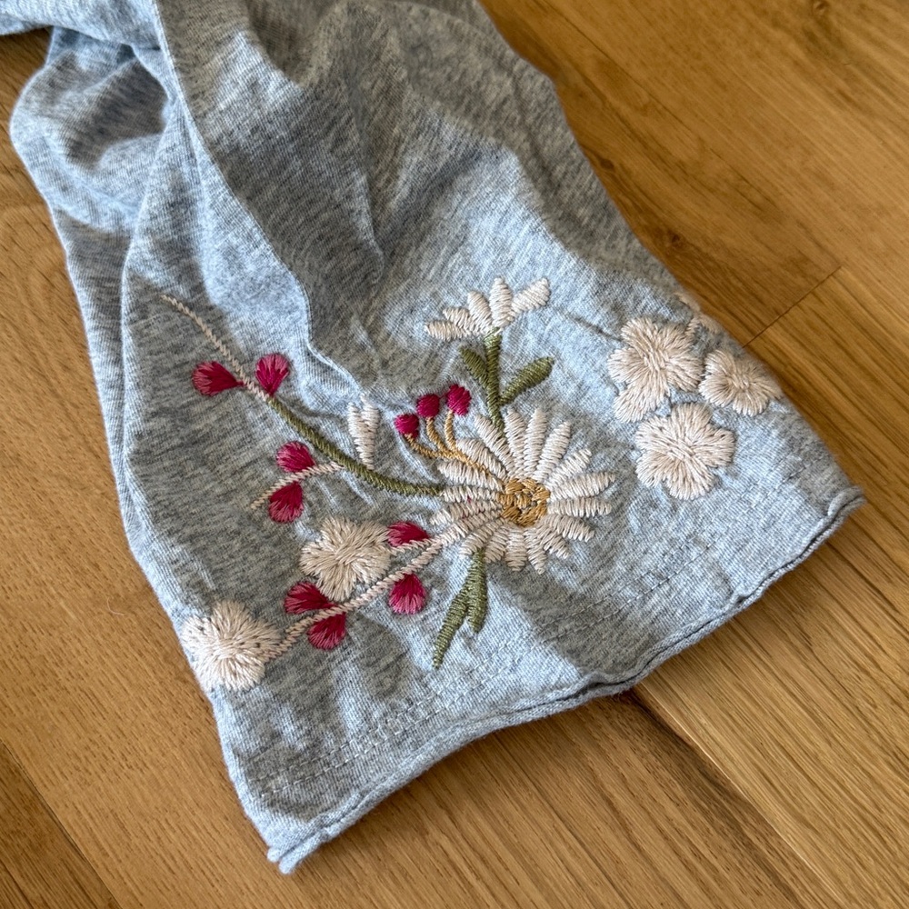 Johnny Was Gray Floral Embroidered Raw Hem Shirt - Picture 4 of 6